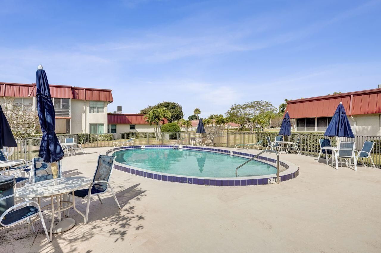 12014 Greenway Circle S, Unit 109, Royal Palm Beach, FL 33411 Photo