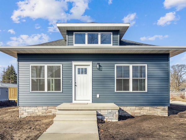 707 NE 5th Avenue, Independence, IA 50644