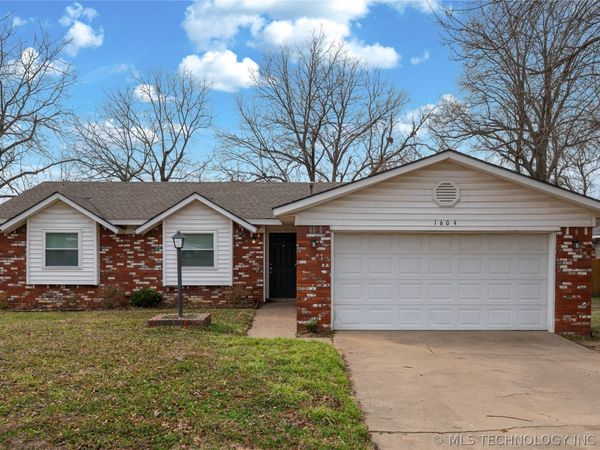 1604 N Atlanta Street, Owasso, OK 74055