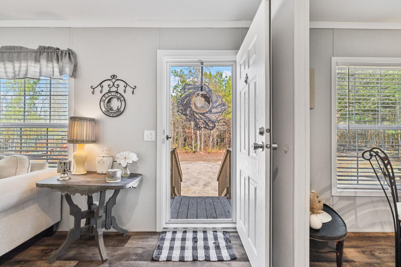 371 Rhode Drive Photo 17