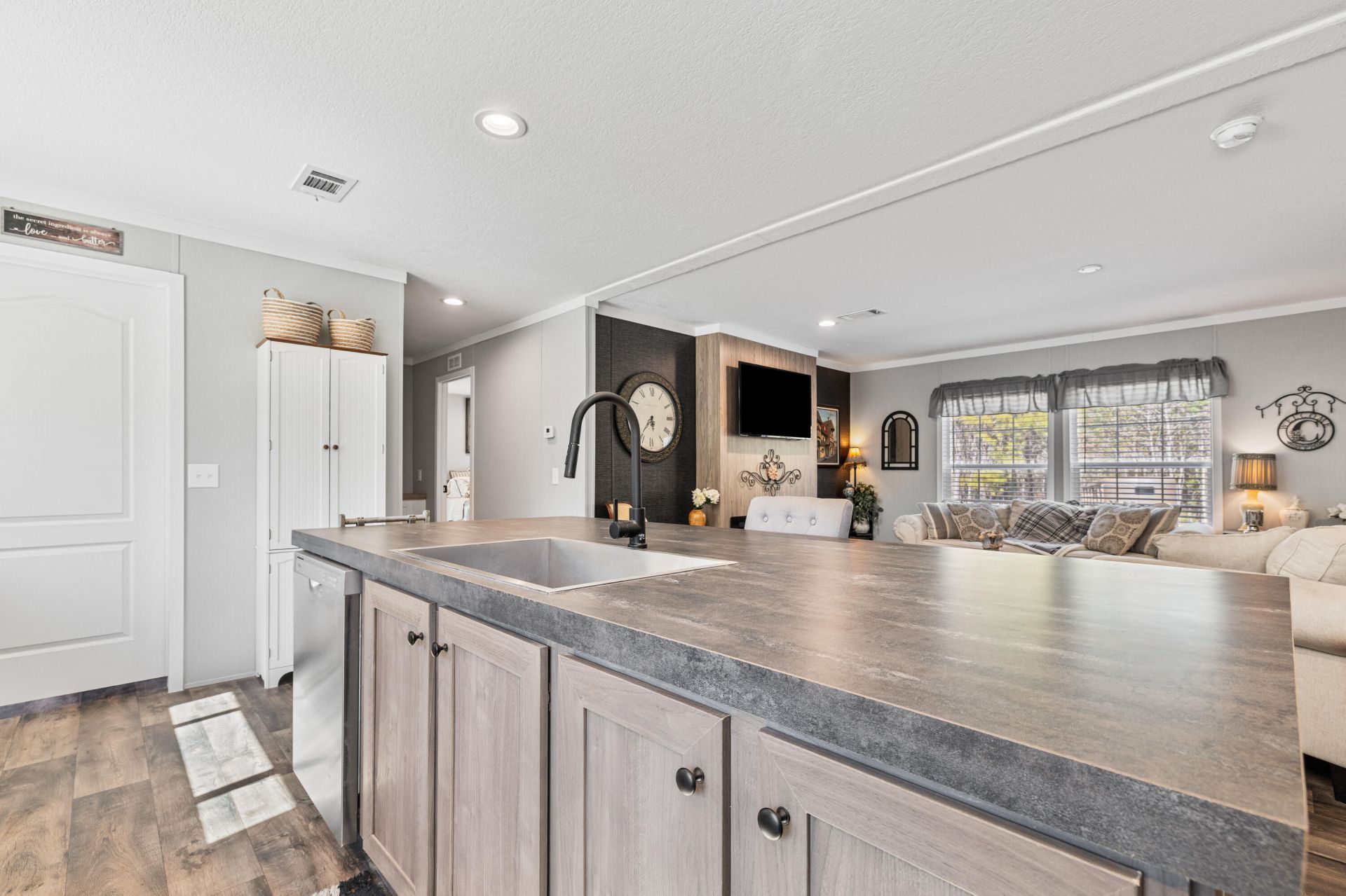 371 Rhode Drive Photo 33