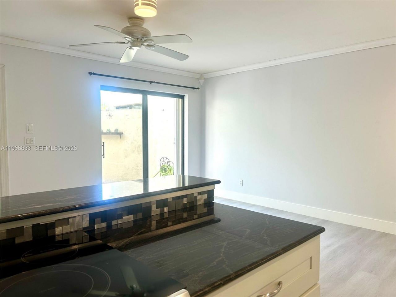 645 Executive Center Dr , Unit R101, West Palm Beach, FL 33401 Photo