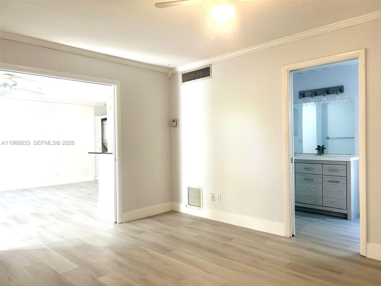 645 Executive Center Dr , Unit R101, West Palm Beach, FL 33401 Photo