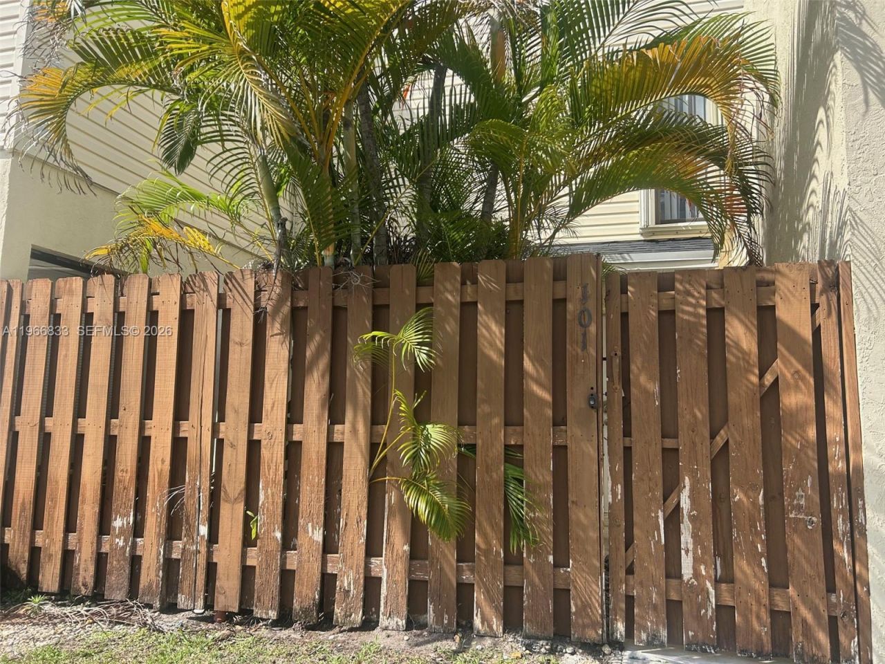 645 Executive Center Dr , Unit R101, West Palm Beach, FL 33401 Photo