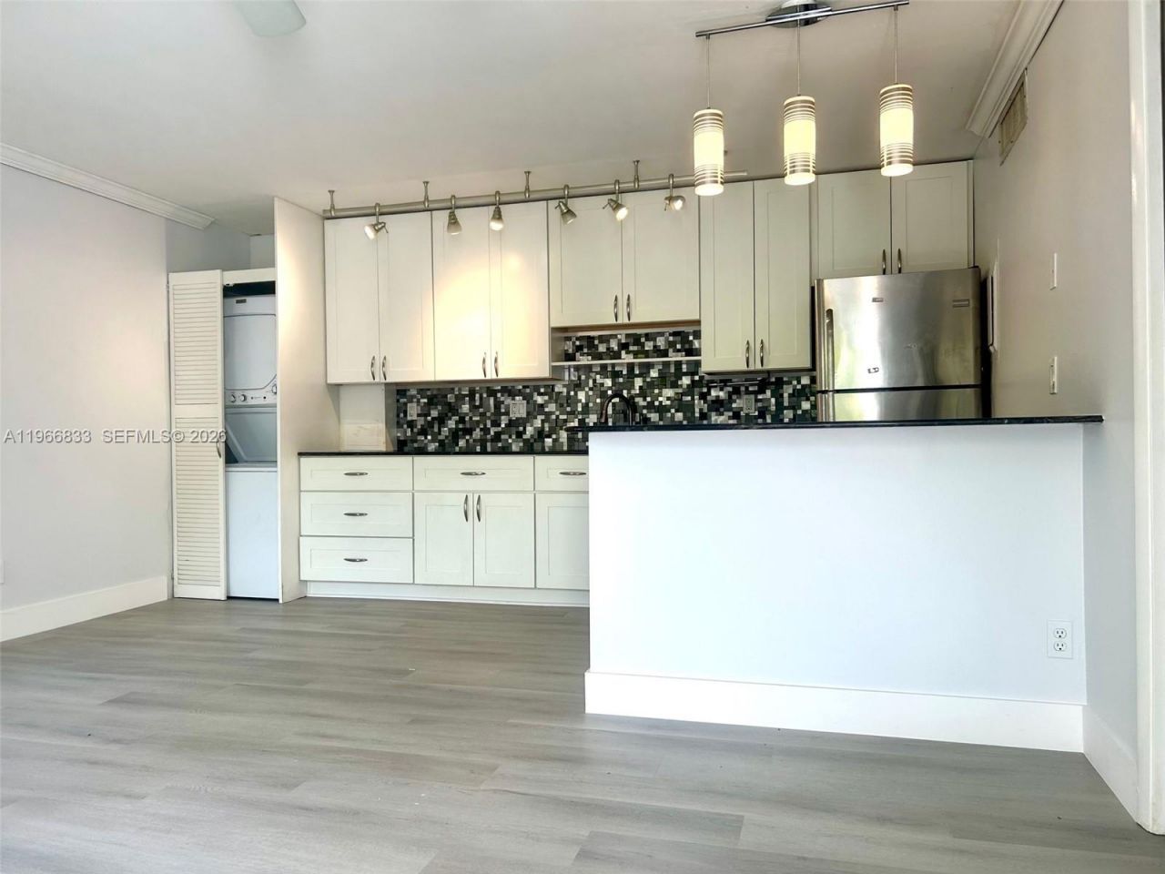 645 Executive Center Dr , Unit R101, West Palm Beach, FL 33401 Photo