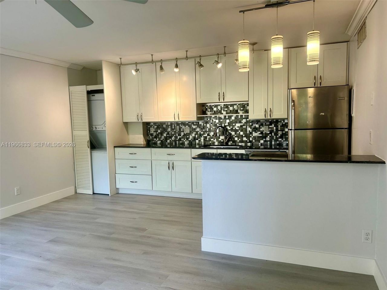 645 Executive Center Dr , Unit R101, West Palm Beach, FL 33401 Photo