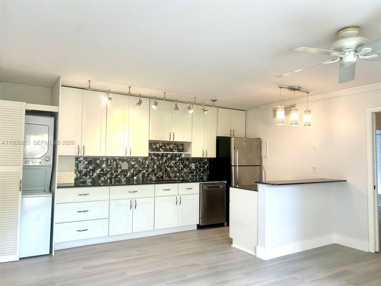 645 Executive Center Dr , Unit R101, West Palm Beach, FL 33401 Photo