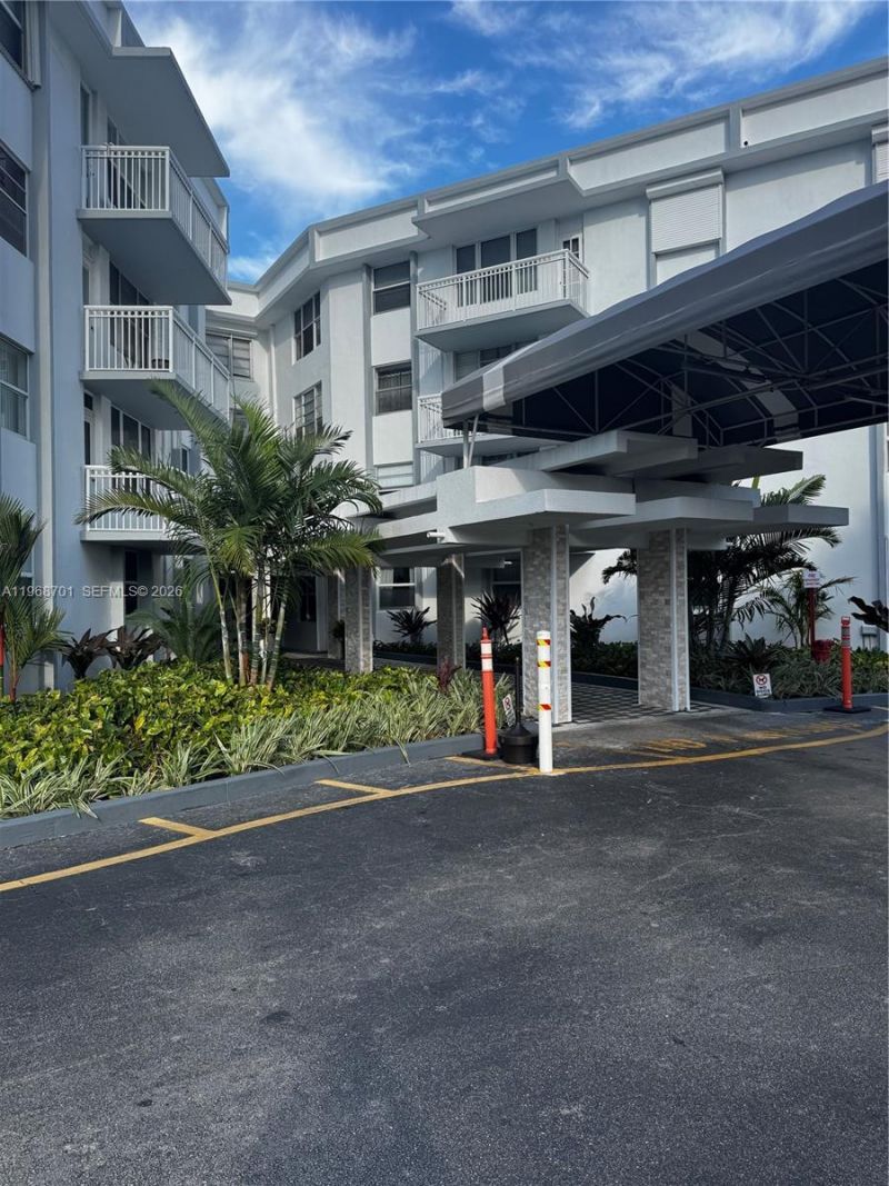 1913 S Ocean Dr, Unit 115, Hallandale Beach, FL 33009 Photo