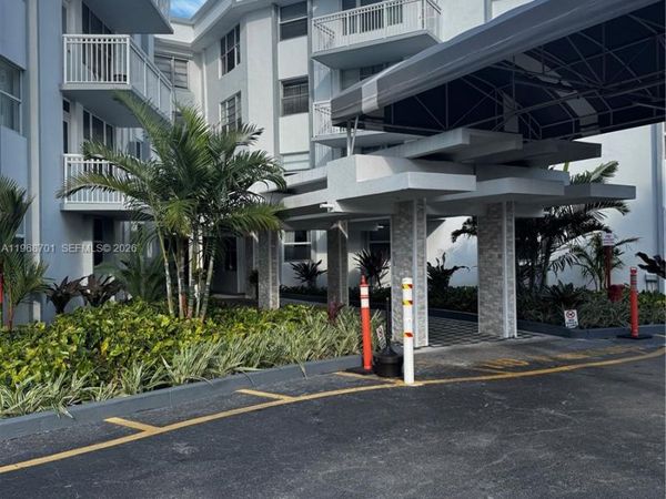 1913 S Ocean Dr , Unit 115, Hallandale Beach, FL 33009