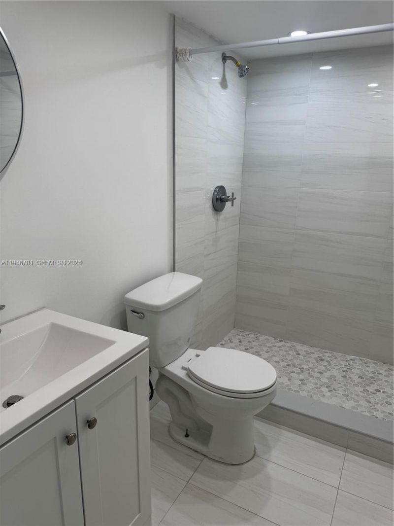 1913 S Ocean Dr, Unit 115, Hallandale Beach, FL 33009 Photo