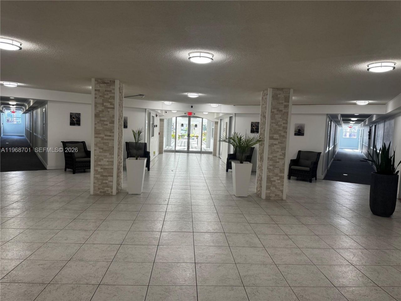 1913 S Ocean Dr, Unit 115, Hallandale Beach, FL 33009 Photo