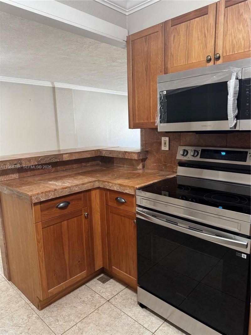 1913 S Ocean Dr, Unit 115, Hallandale Beach, FL 33009 Photo