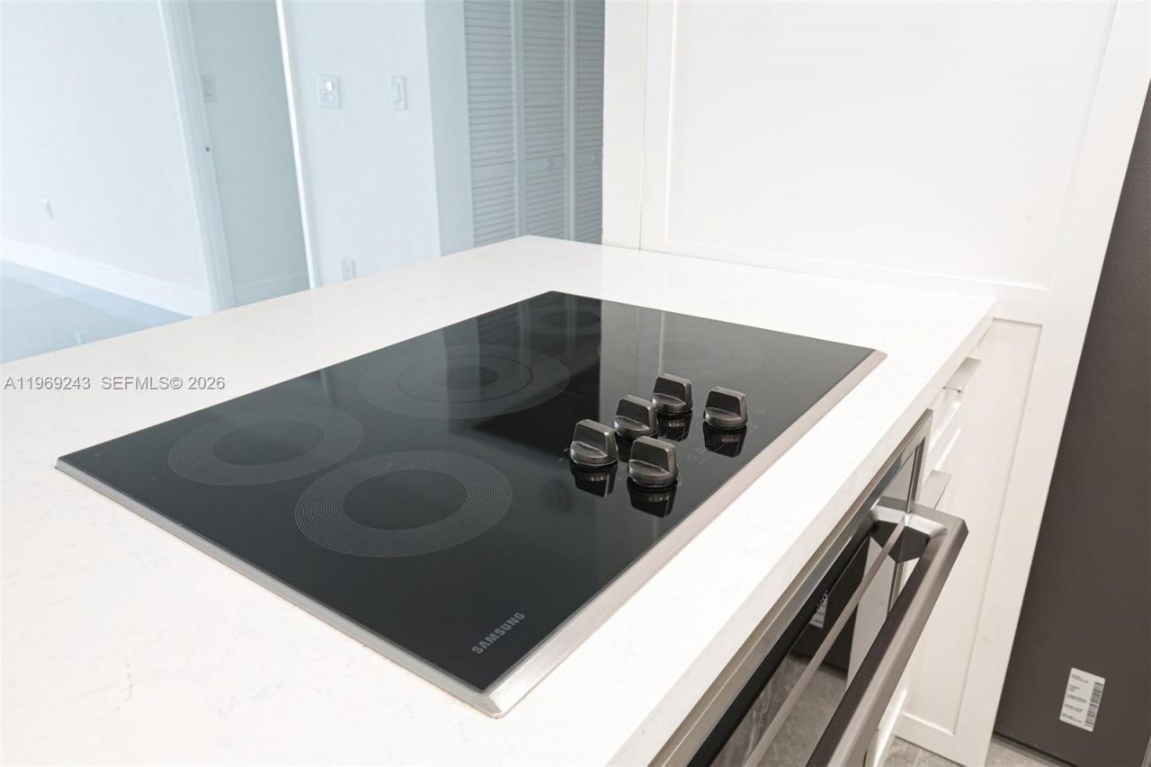 6801 Indian Creek Dr, Unit 608, Miami Beach, FL 33141 Photo