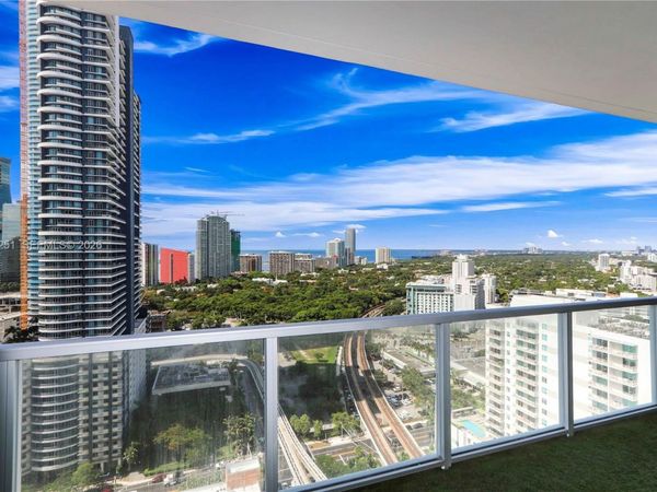 79 SW 12th St, Unit 3002-S, Miami, FL 33130