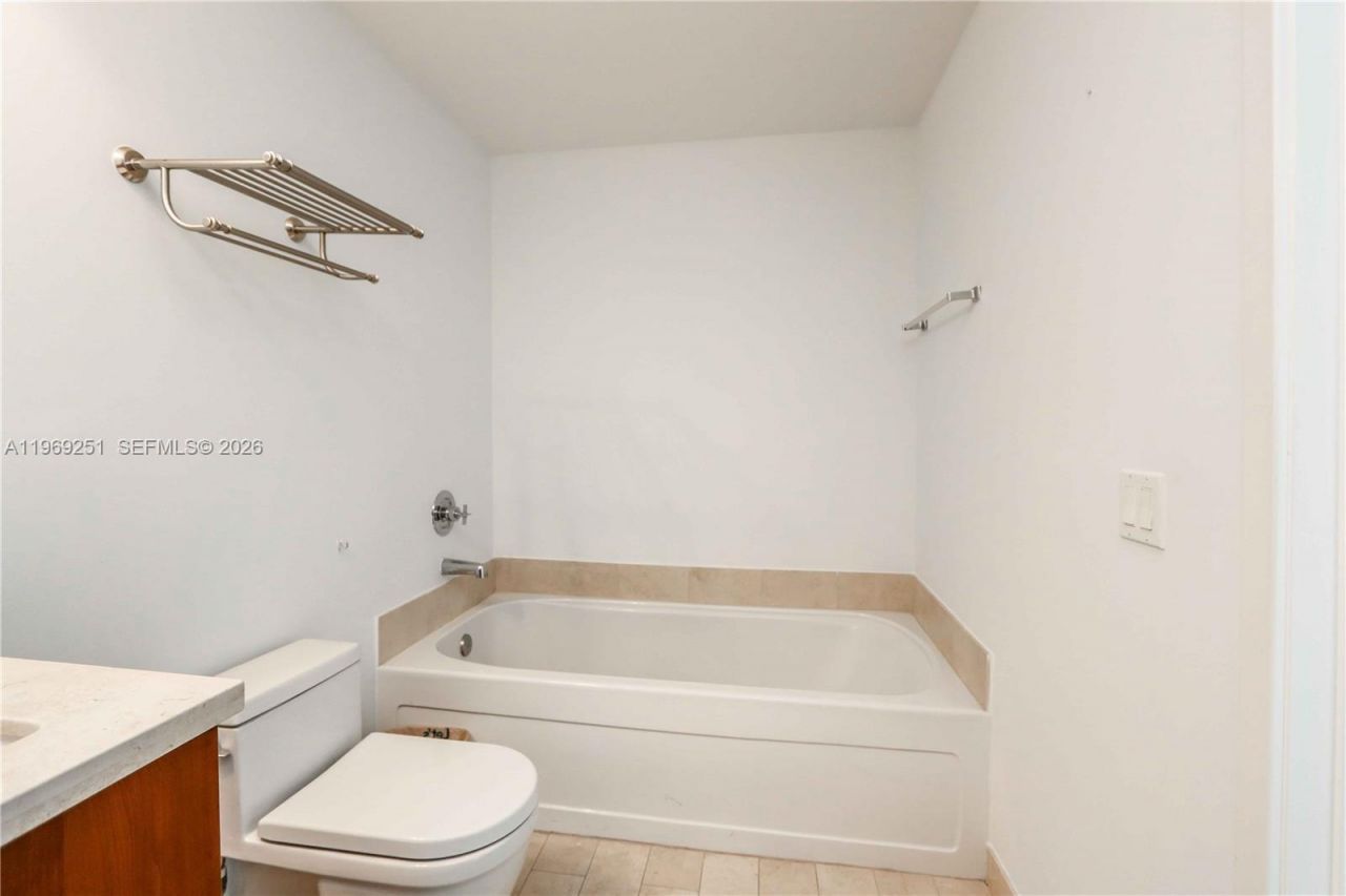 79 SW 12th St, Unit 3002-S, Miami, FL 33130 Photo