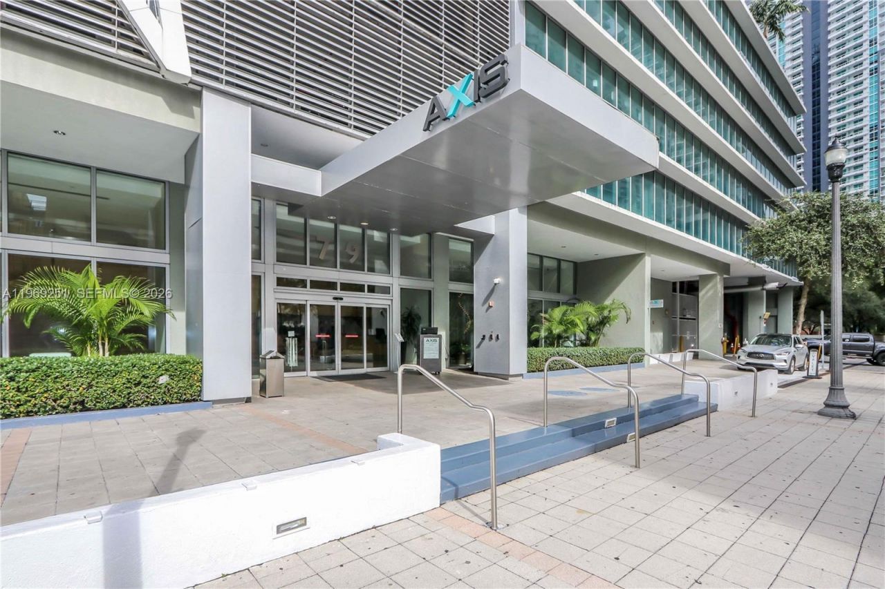 79 SW 12th St, Unit 3002-S, Miami, FL 33130 Photo