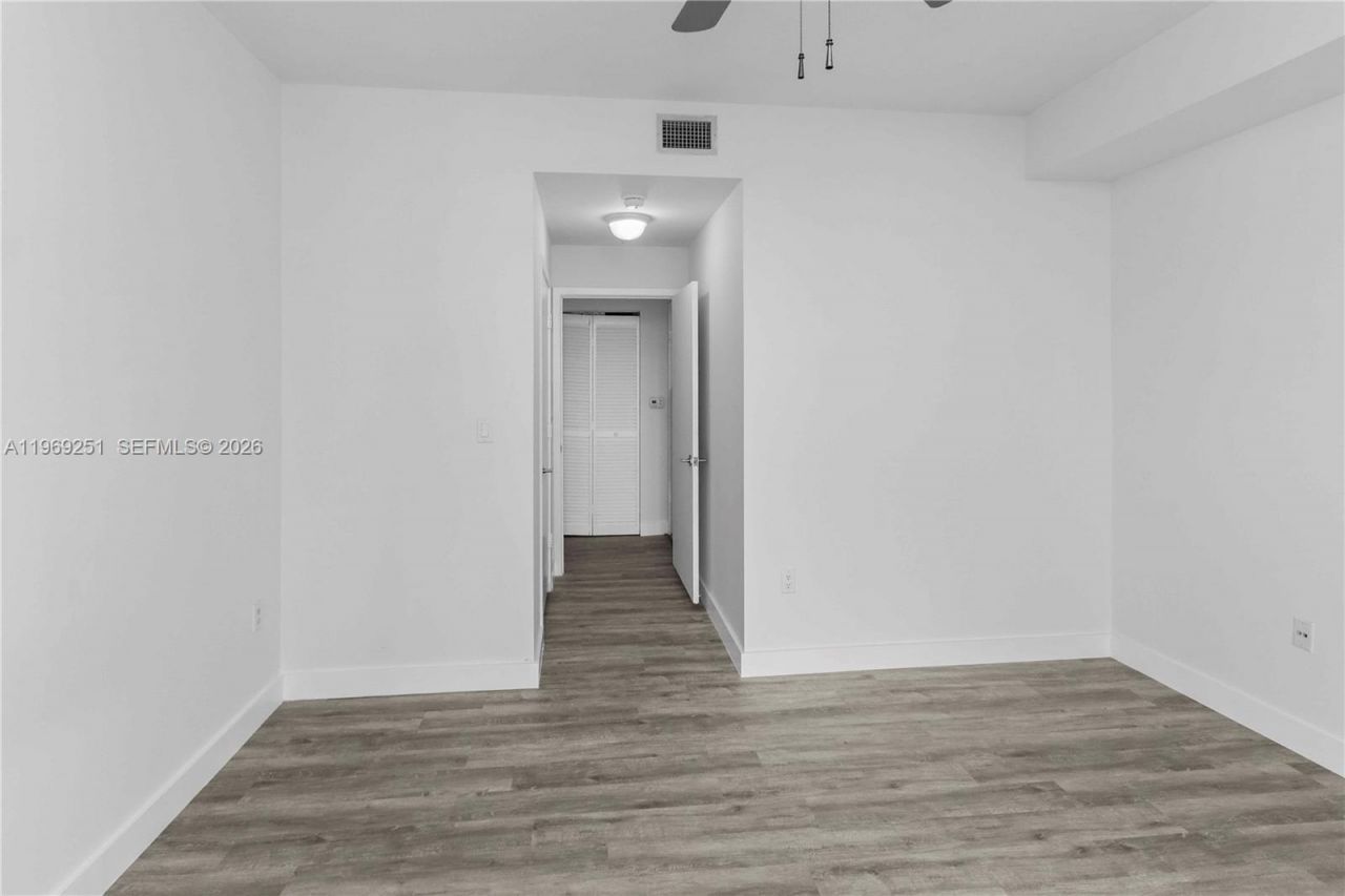 79 SW 12th St, Unit 3002-S, Miami, FL 33130 Photo