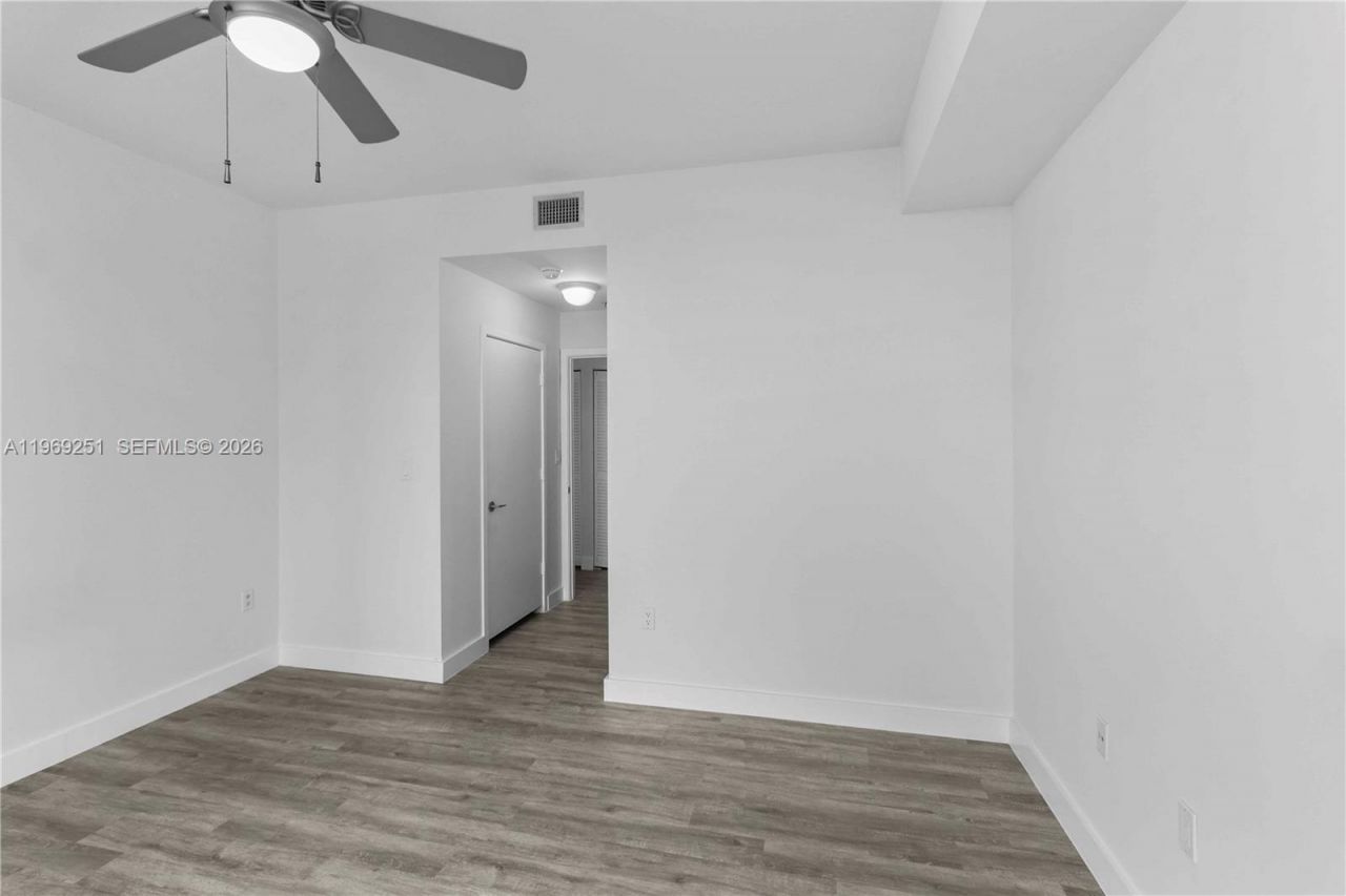 79 SW 12th St, Unit 3002-S, Miami, FL 33130 Photo