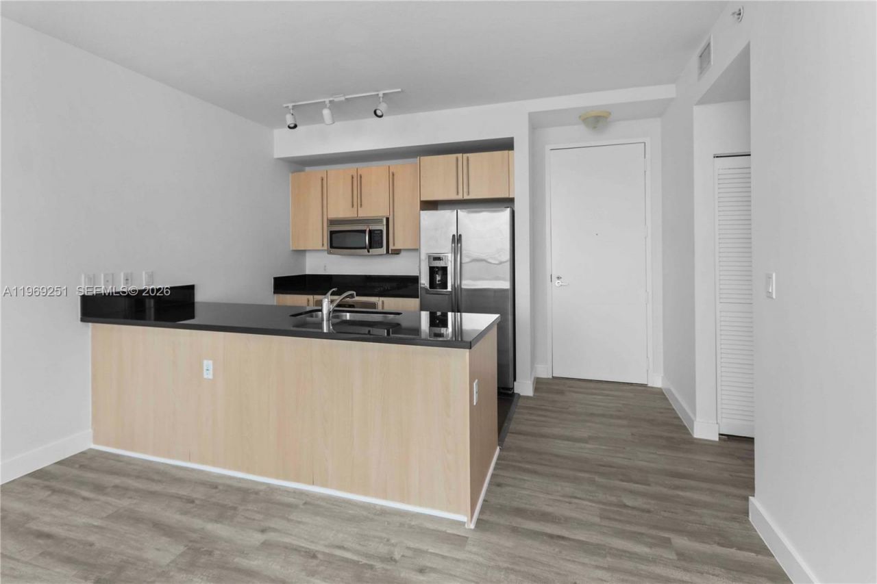 79 SW 12th St, Unit 3002-S, Miami, FL 33130 Photo