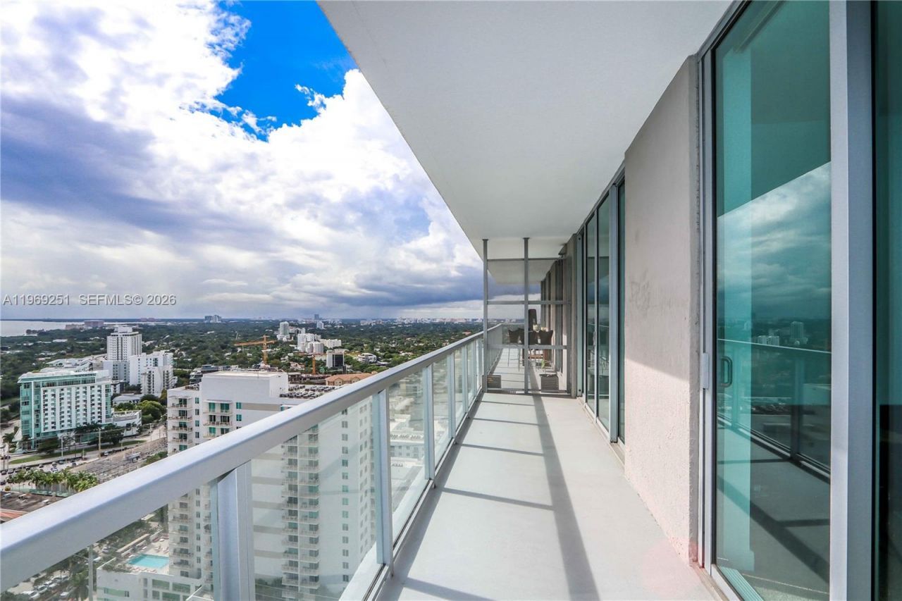 79 SW 12th St, Unit 3002-S, Miami, FL 33130 Photo