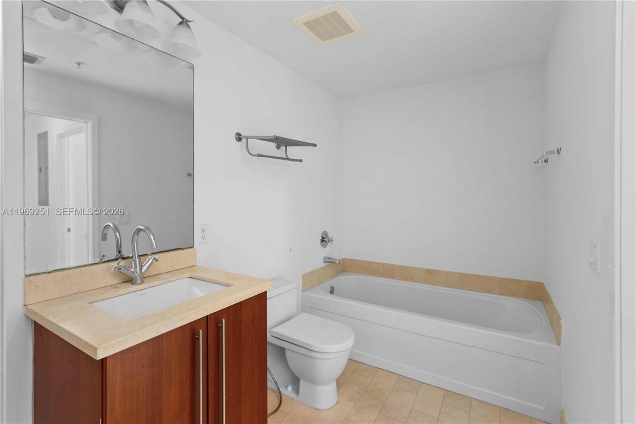 79 SW 12th St, Unit 3002-S, Miami, FL 33130 Photo