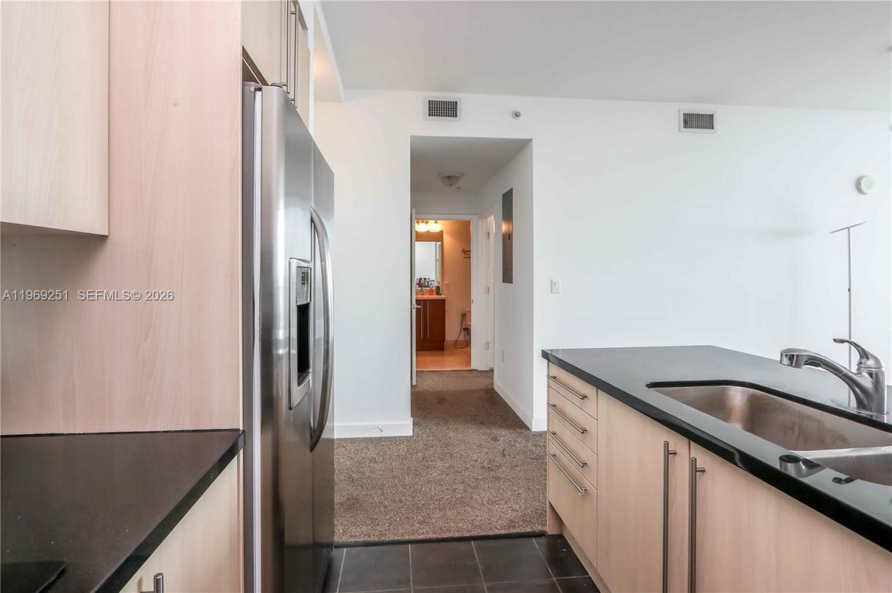 79 SW 12th St , Unit 3002-S, Miami, FL 33130 Photo