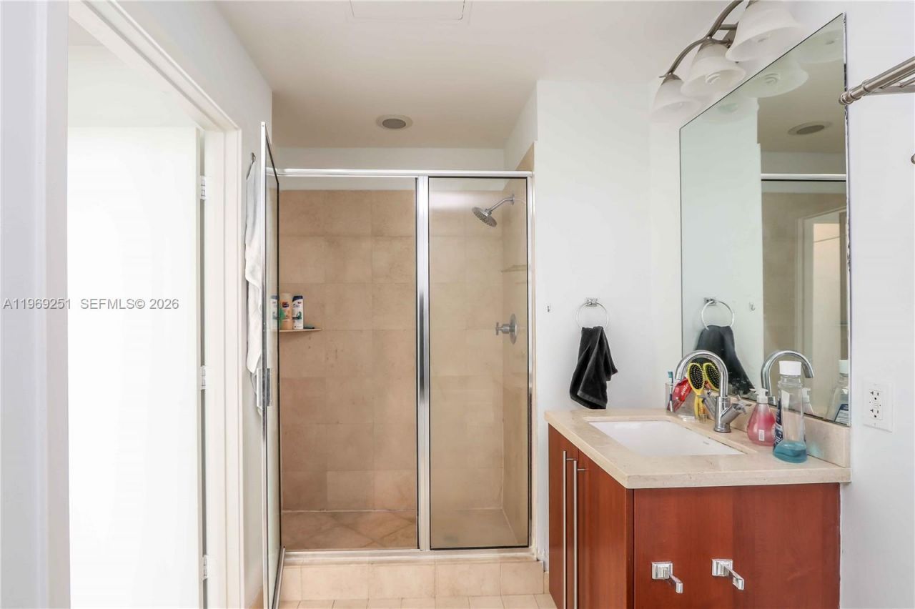 79 SW 12th St, Unit 3002-S, Miami, FL 33130 Photo