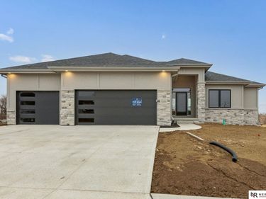 12359 S 86th Street, Papillion, NE 68046