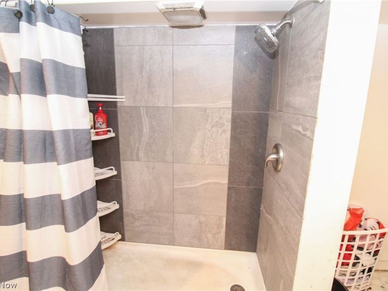 2617 Scheetz Street, Youngstown, OH 44509 Photo 19