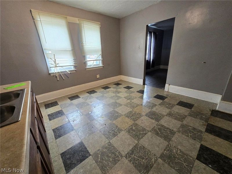 15831 Trafalgar Avenue, Cleveland, OH 44110 Photo 13