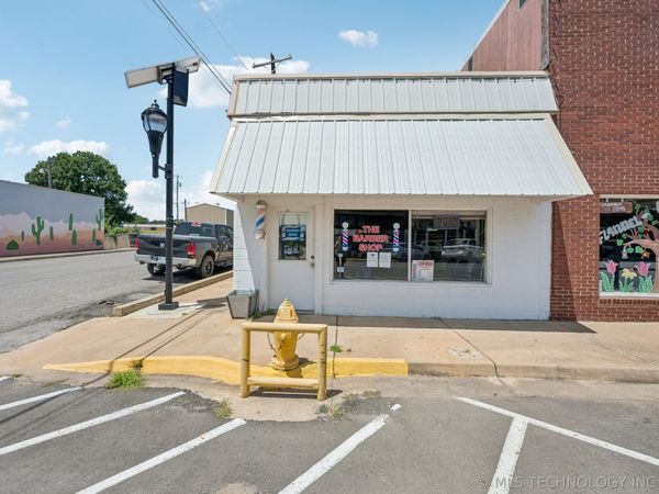 139 S Broadway Street , Checotah, OK 74426