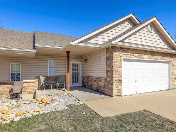 10302 E 45th Terrace, Kansas City, MO 64133