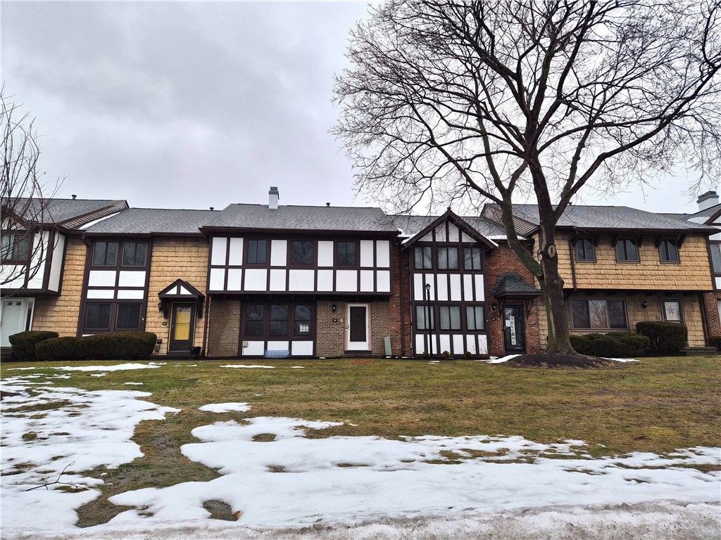 69 New Wickham Drive, Penfield, NY 14526 Main Photo