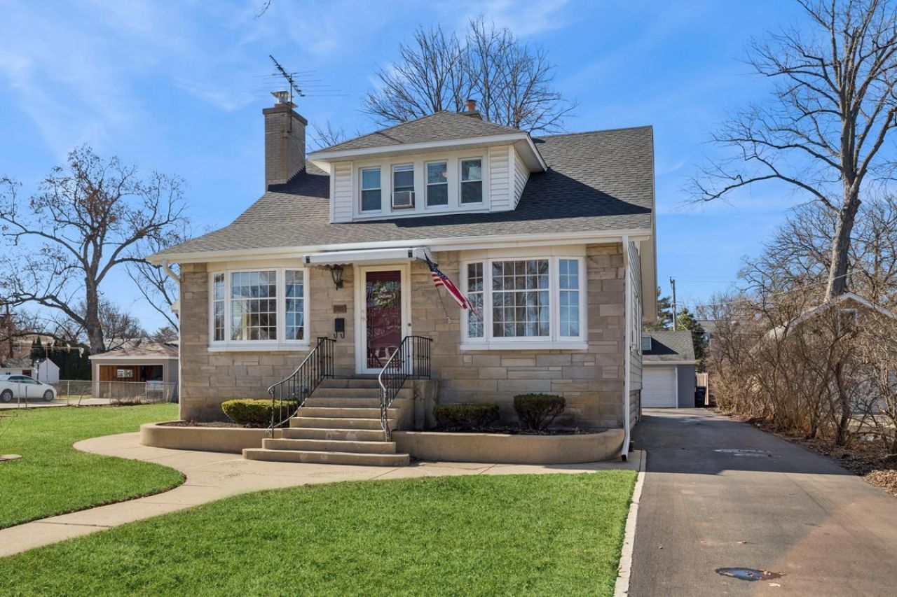 520 S Cornell Avenue, Villa Park, IL 60181 Main Photo