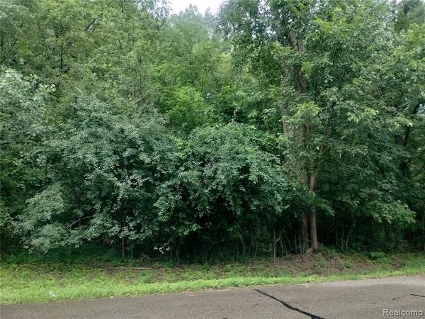 25888 Sierra Drive, Novi, MI 48374