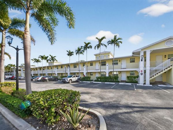2660 NE 8th Ave, Unit 216, Wilton Manors, FL 33334