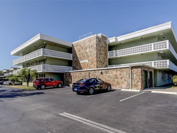 4710 BAY STREET NE, Unit 204, ST PETERSBURG, FL 33703