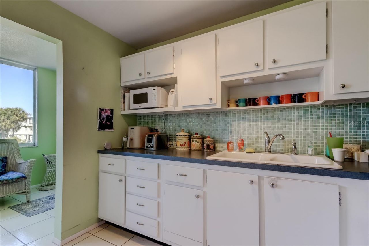 4710 Bay Street Ne, Unit 204, Saint Petersburg, FL 33703 Photo