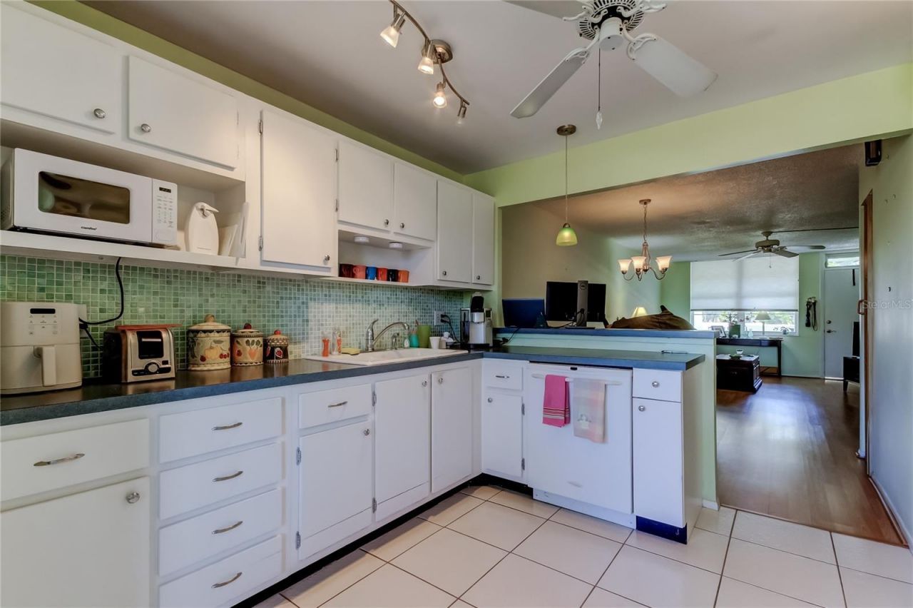 4710 Bay Street Ne, Unit 204, Saint Petersburg, FL 33703 Photo