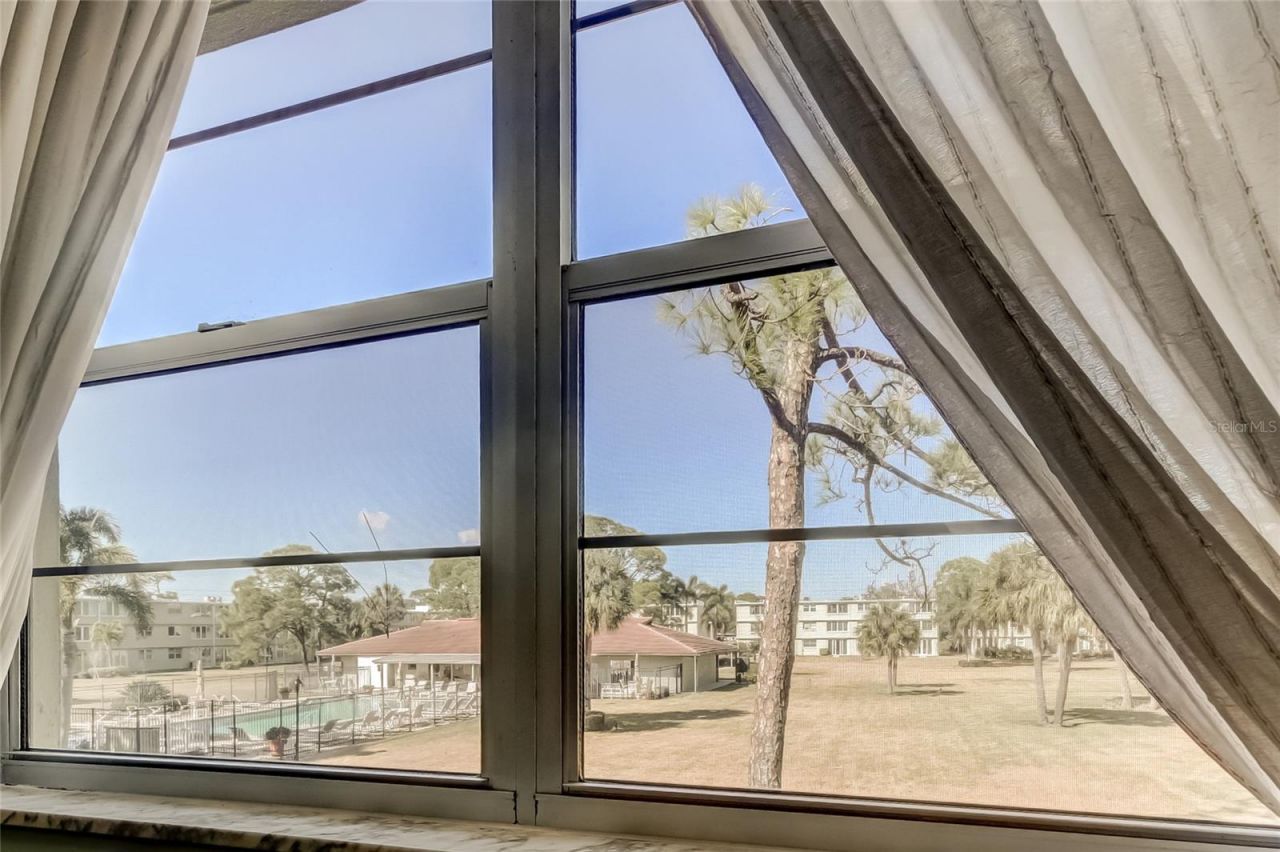 4710 Bay Street Ne, Unit 204, Saint Petersburg, FL 33703 Photo