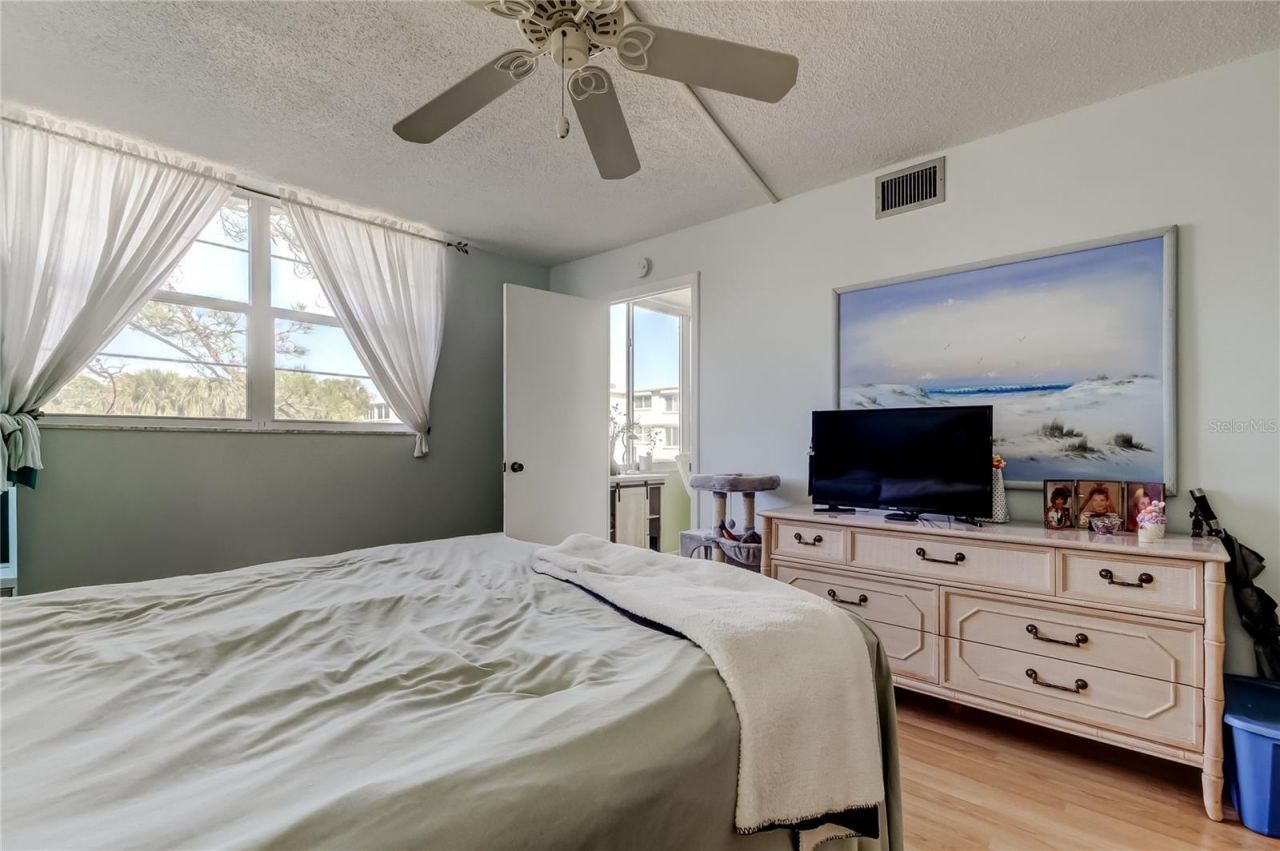 4710 Bay Street Ne, Unit 204, Saint Petersburg, FL 33703 Photo