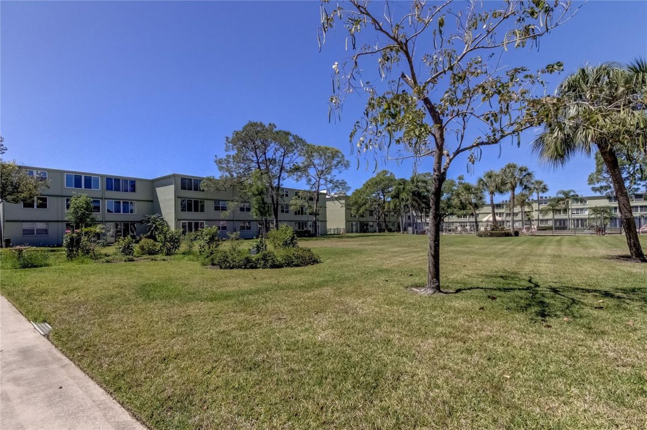 4710 Bay Street Ne, Unit 204, Saint Petersburg, FL 33703 Photo