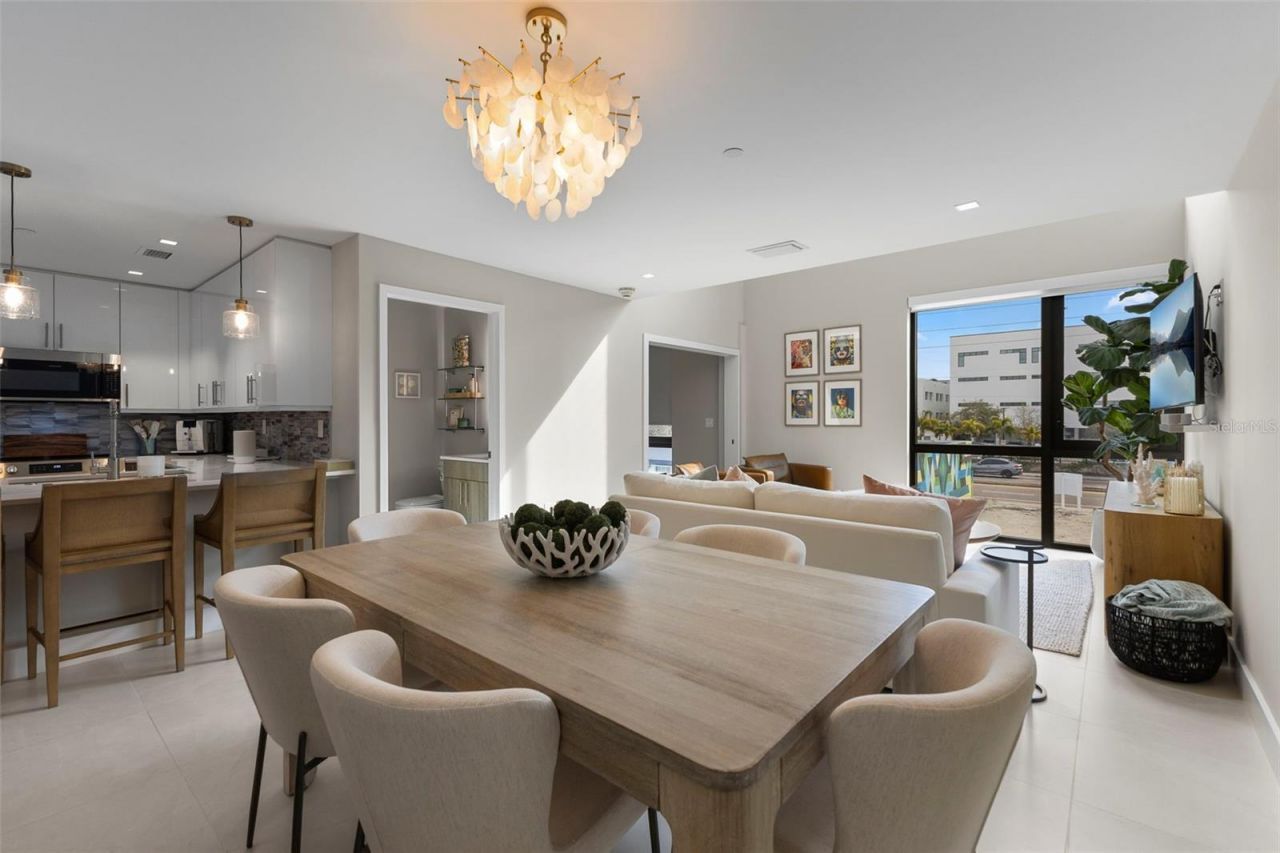 1558 4th St, Unit 212, Sarasota, FL 34236 Photo