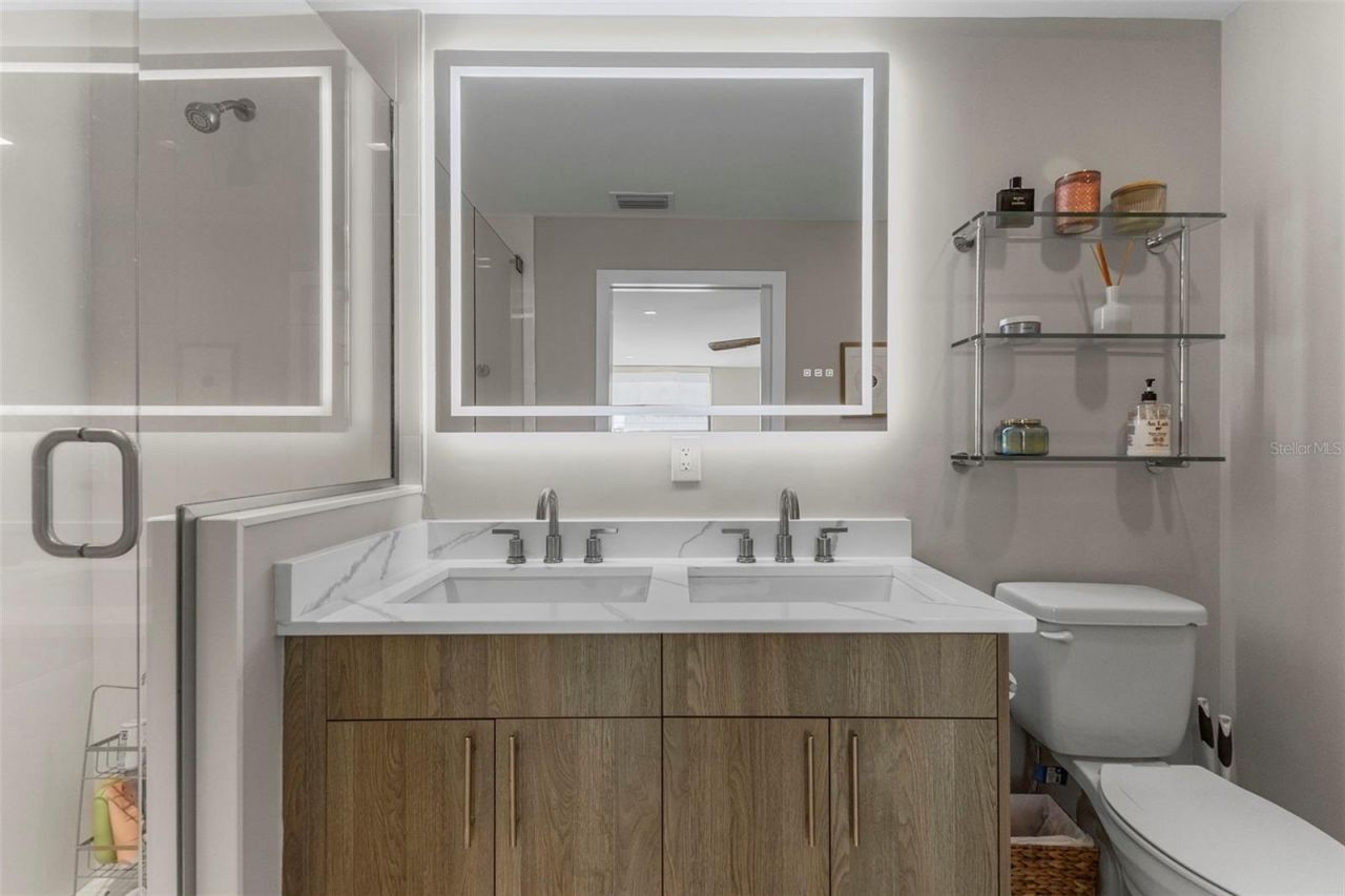 1558 4th St, Unit 212, Sarasota, FL 34236 Photo