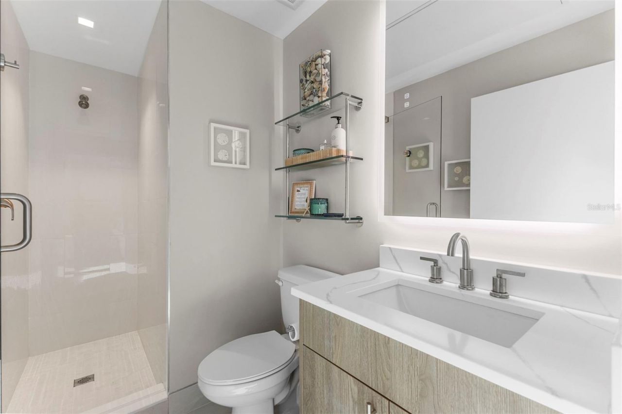 1558 4th St, Unit 212, Sarasota, FL 34236 Photo