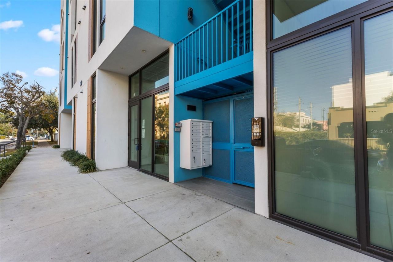 1558 4th St, Unit 212, Sarasota, FL 34236 Photo