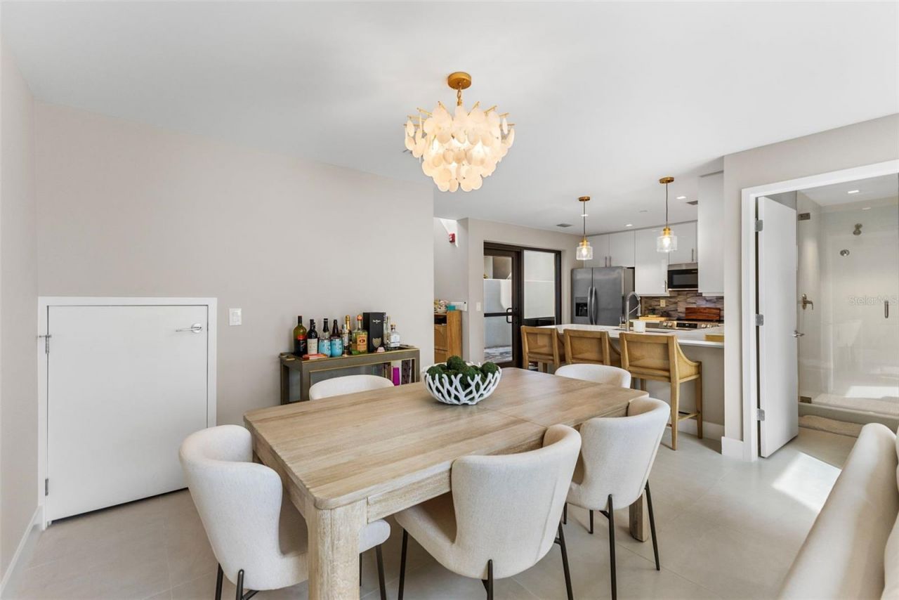 1558 4th St, Unit 212, Sarasota, FL 34236 Photo