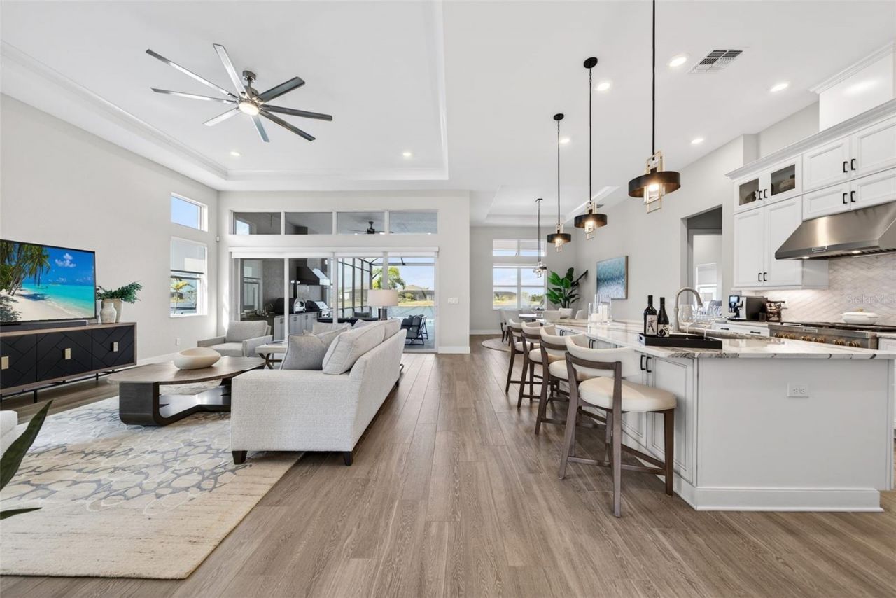 8122 Redonda Loop, Lakewood Ranch, FL 34202 Photo