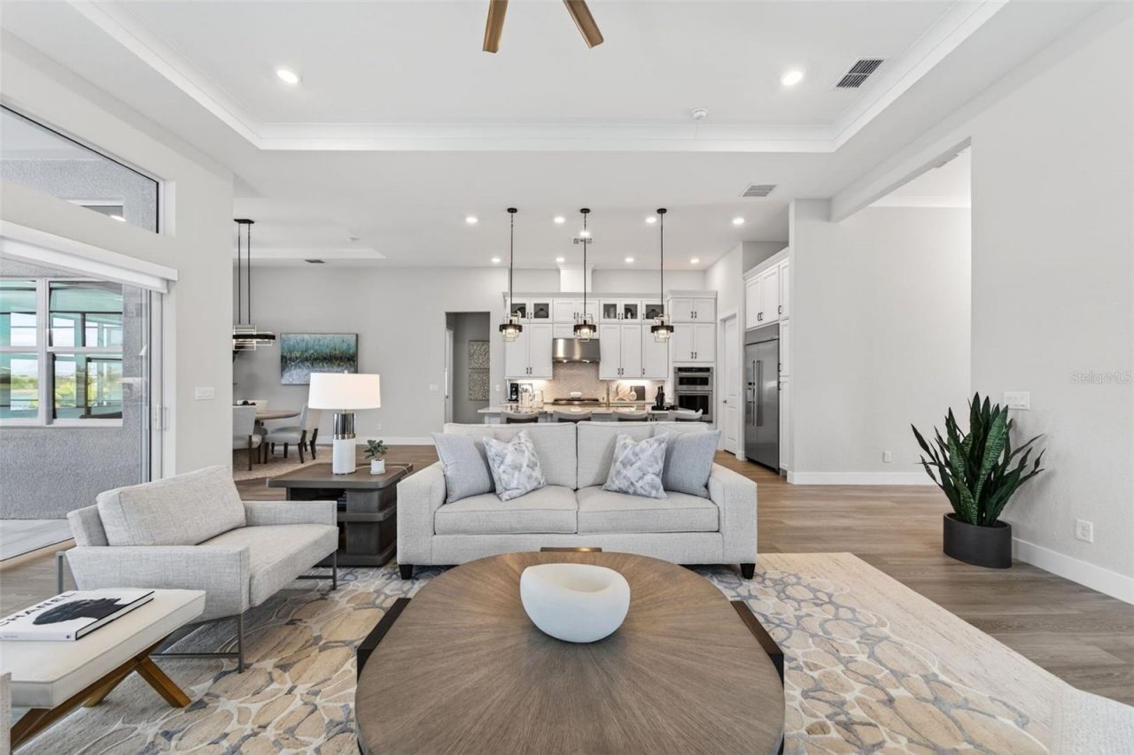 8122 Redonda Loop, Lakewood Ranch, FL 34202 Photo