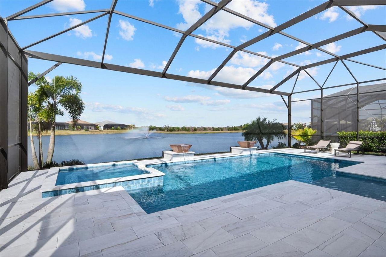 8122 Redonda Loop, Lakewood Ranch, FL 34202 Photo